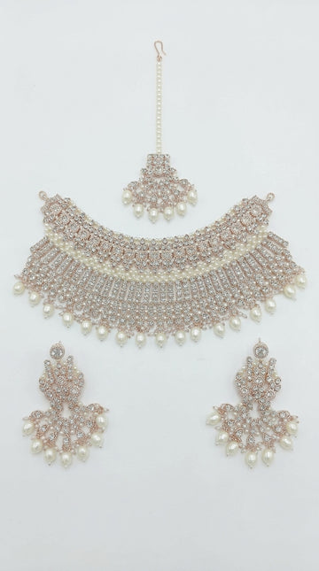 rose gold-toned choker necklace