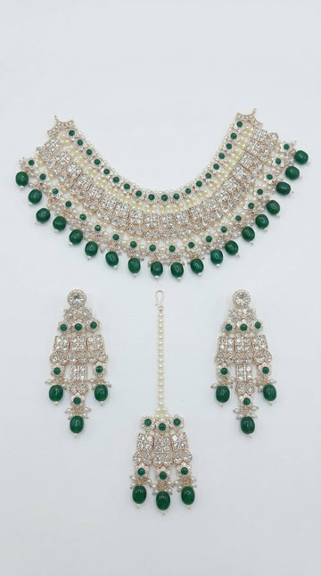 Emerald Pearl Elegance Necklace Set